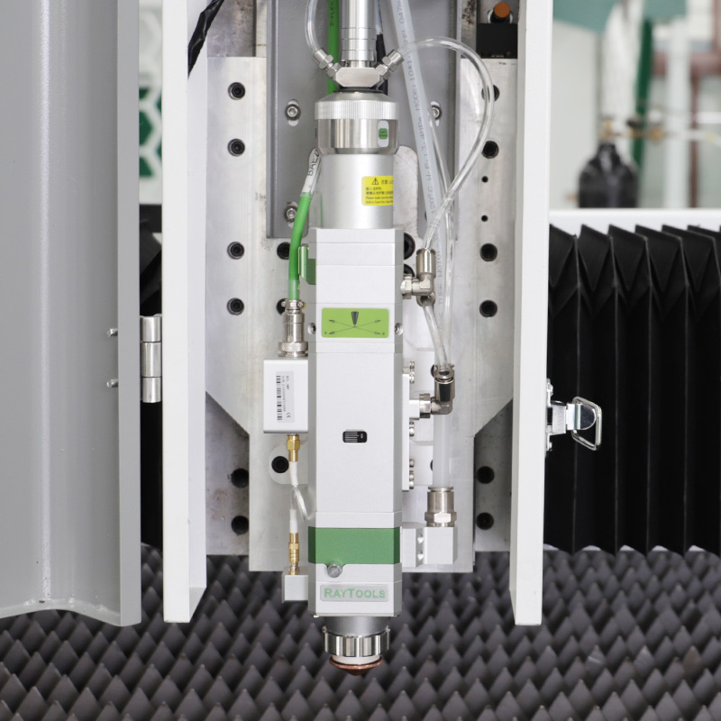 1500 Watt Laser Cutting Machine