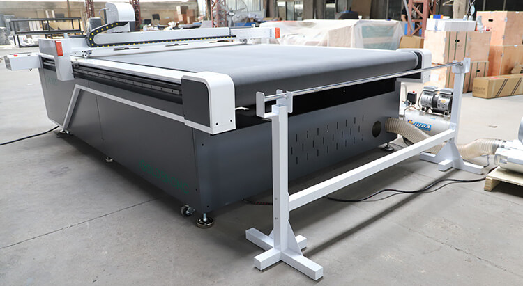 Automatic Cutting Machine for fabric, leather, PVC and composite